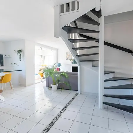 Apartment Superbe Duplex T4, Balcon Et Clim